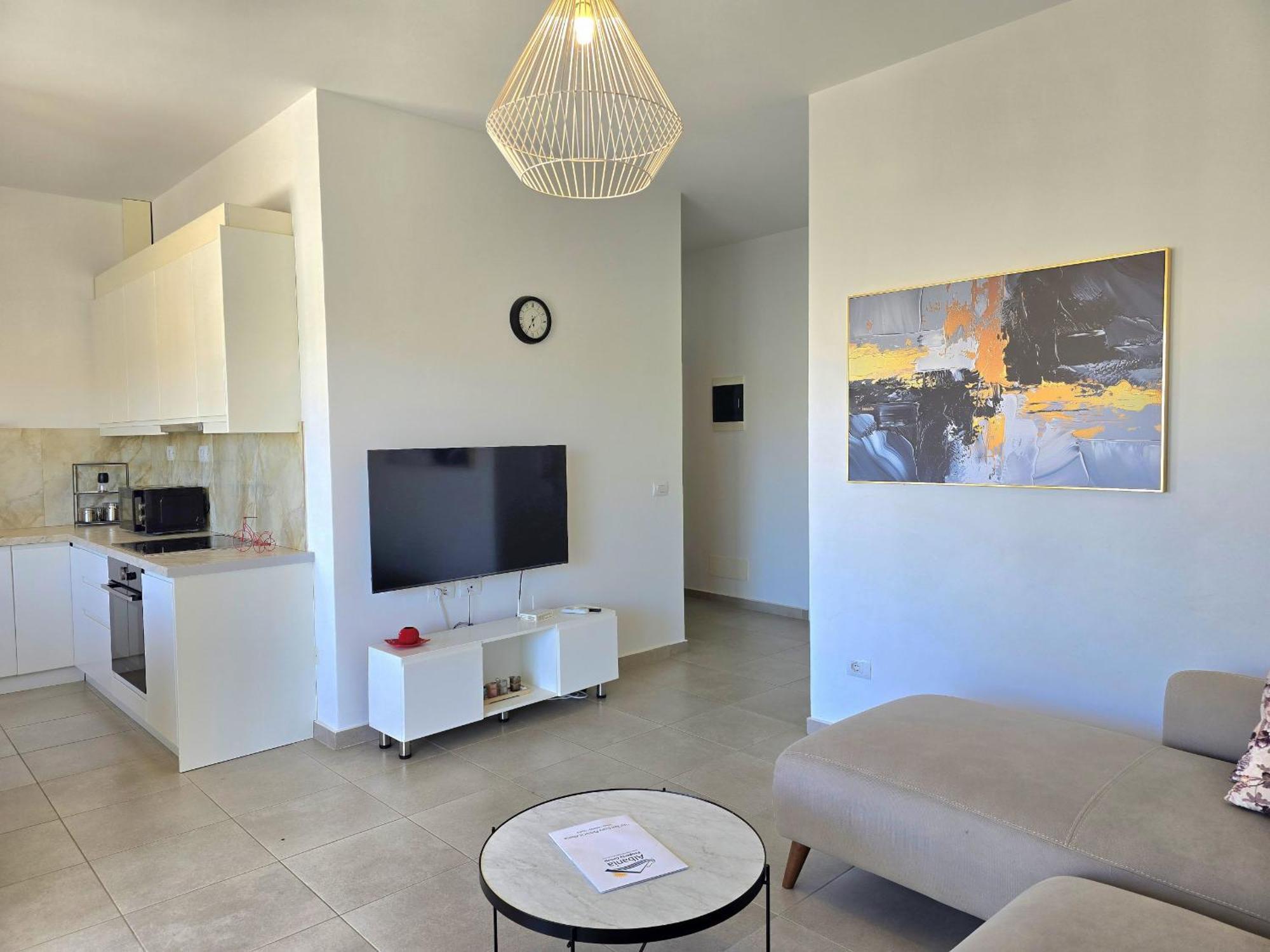 Sunny - 146 Apartment