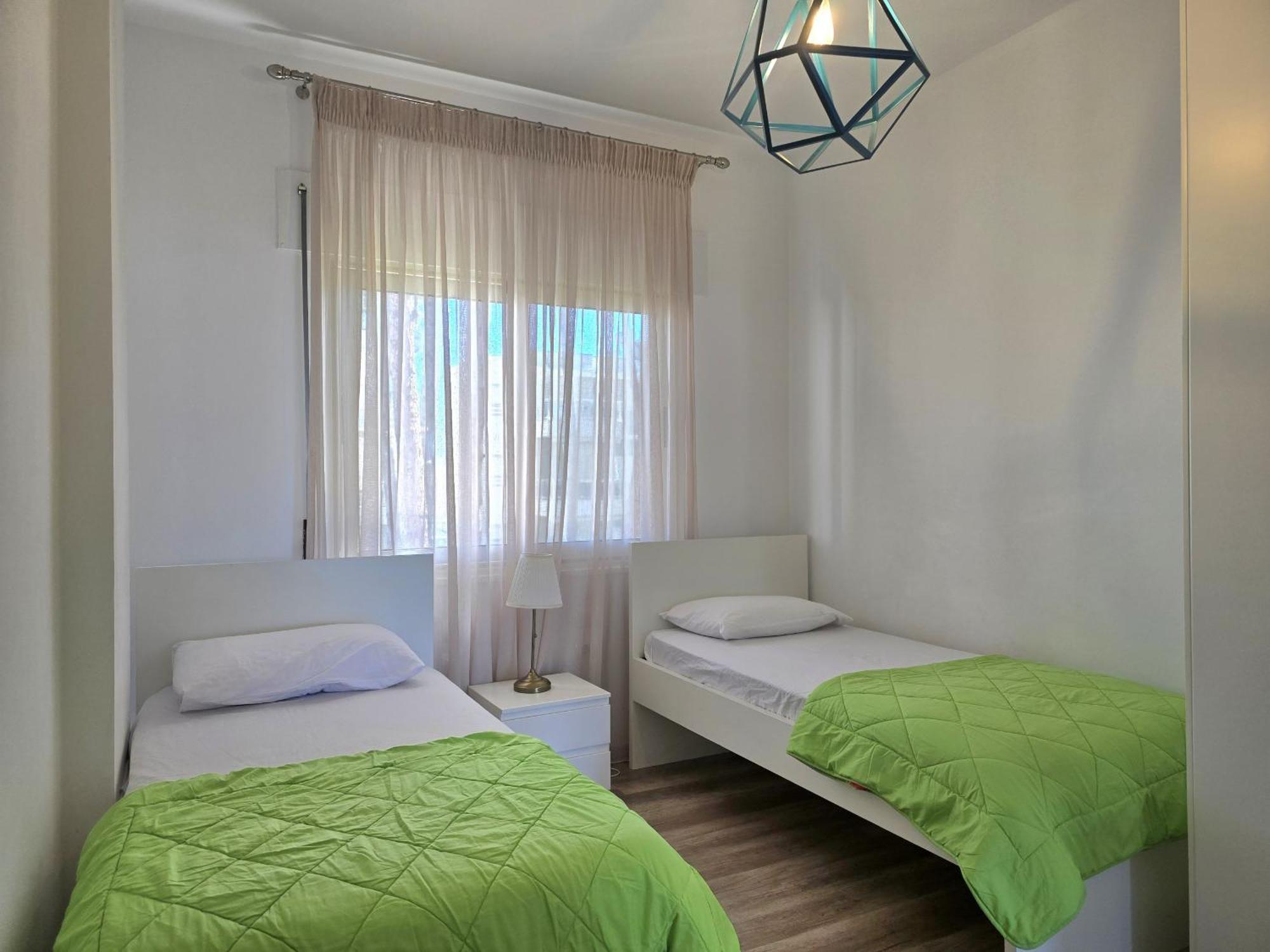 Sunny - 146 Apartment